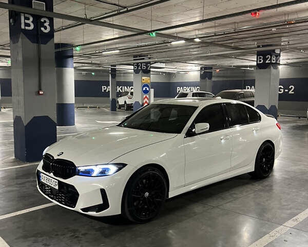 Белый БМВ 3 Серия, объемом двигателя 2 л и пробегом 54 тыс. км за 33200 $, фото 1 на Automoto.ua