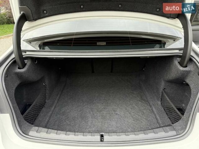 Белый БМВ 3 Серия, объемом двигателя 2 л и пробегом 111 тыс. км за 28900 $, фото 55 на Automoto.ua