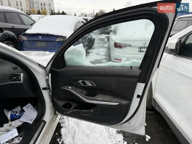 Белый БМВ 3 Серия, объемом двигателя 2 л и пробегом 135 тыс. км за 13400 $, фото 12 на Automoto.ua