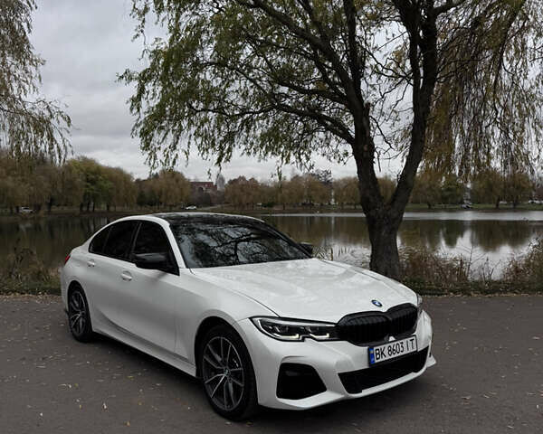 Белый БМВ 3 Серия, объемом двигателя 2 л и пробегом 143 тыс. км за 27499 $, фото 1 на Automoto.ua
