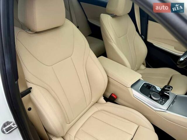 БМВ 3 Серия 2019 в Киеве на Automoto.ua Белый БМВ 3 Серия, объемом двигателя 2 л и пробегом 65 тыс. км за 29999 $, фото 42 на Automoto.ua