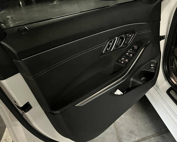 Белый БМВ 3 Серия, объемом двигателя 2 л и пробегом 54 тыс. км за 33200 $, фото 14 на Automoto.ua