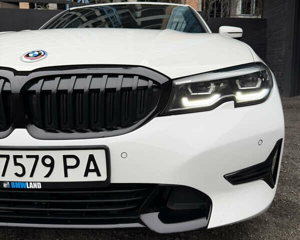 Білий БМВ 3 Серія, об'ємом двигуна 2 л та пробігом 80 тис. км за 32900 $, фото 3 на Automoto.ua