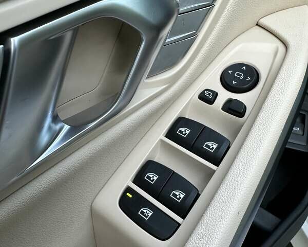 Білий БМВ 3 Серія, об'ємом двигуна 2 л та пробігом 205 тис. км за 25999 $, фото 20 на Automoto.ua