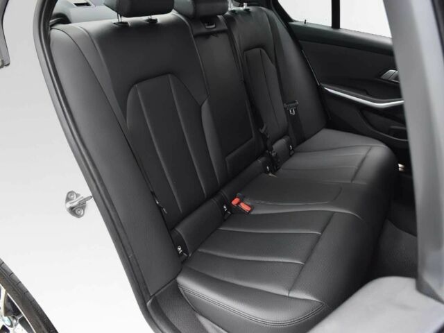 БМВ 3 Серия 2019 в Хмельницком на Automoto.ua Белый БМВ 3 Серия, объемом двигателя 2 л и пробегом 30 тыс. км за 9800 $, фото 11 на Automoto.ua