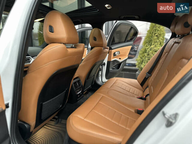 Білий БМВ 3 Серія, об'ємом двигуна 2 л та пробігом 69 тис. км за 30500 $, фото 15 на Automoto.ua