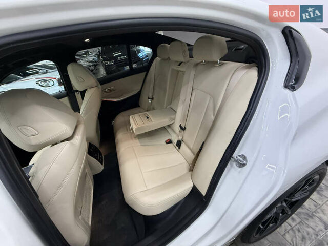 Белый БМВ 3 Серия, объемом двигателя 2 л и пробегом 100 тыс. км за 29999 $, фото 26 на Automoto.ua
