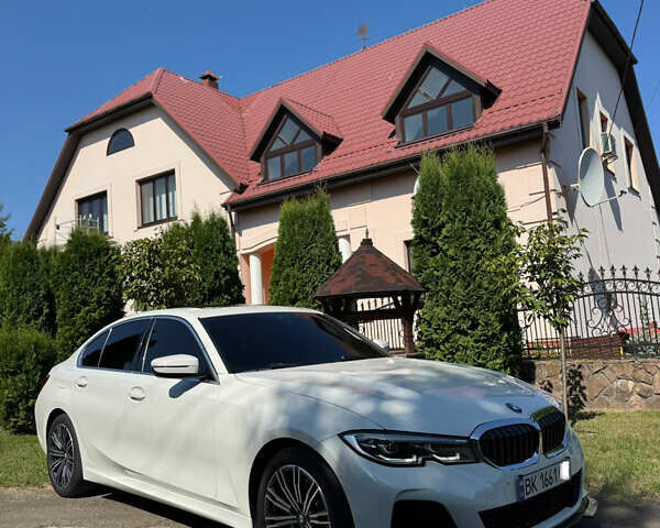 Белый БМВ 3 Серия, объемом двигателя 2 л и пробегом 64 тыс. км за 29500 $, фото 1 на Automoto.ua