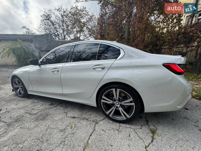 БМВ 3 Серия 2019 в Одессе на Automoto.ua Белый БМВ 3 Серия, объемом двигателя 2 л и пробегом 61 тыс. км за 35000 $, фото 24 на Automoto.ua