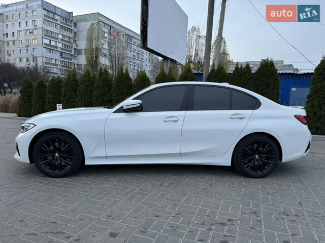 Білий БМВ 3 Серія, об'ємом двигуна 2 л та пробігом 105 тис. км за 26999 $, фото 1 на Automoto.ua