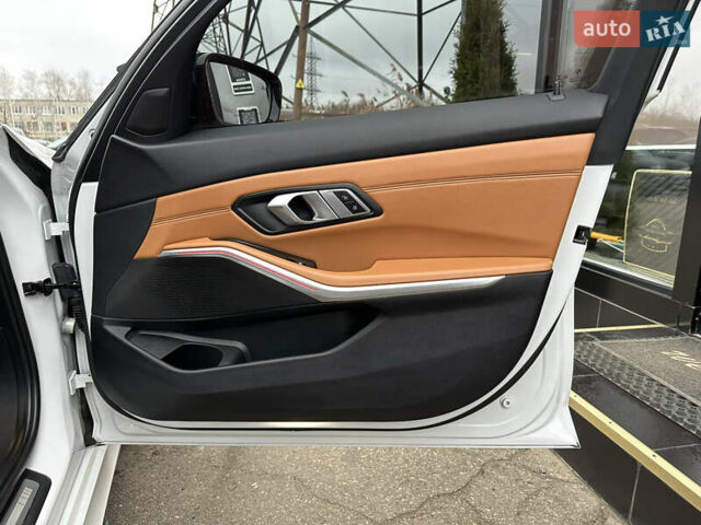 Білий БМВ 3 Серія, об'ємом двигуна 2 л та пробігом 69 тис. км за 30500 $, фото 25 на Automoto.ua