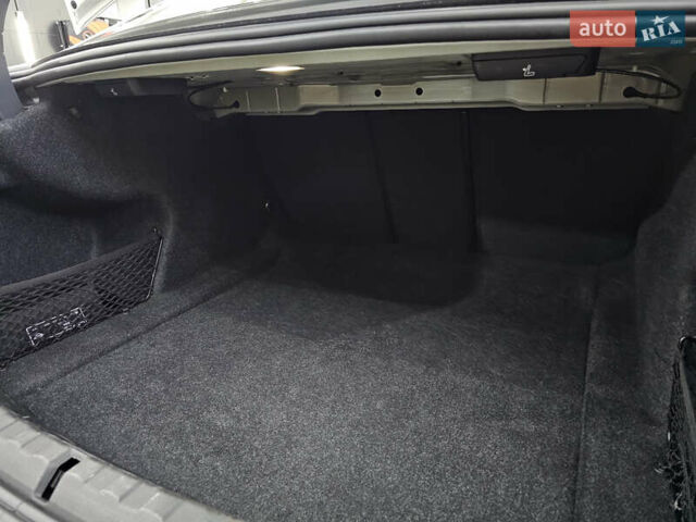 Білий БМВ 3 Серія, об'ємом двигуна 2 л та пробігом 210 тис. км за 29900 $, фото 33 на Automoto.ua