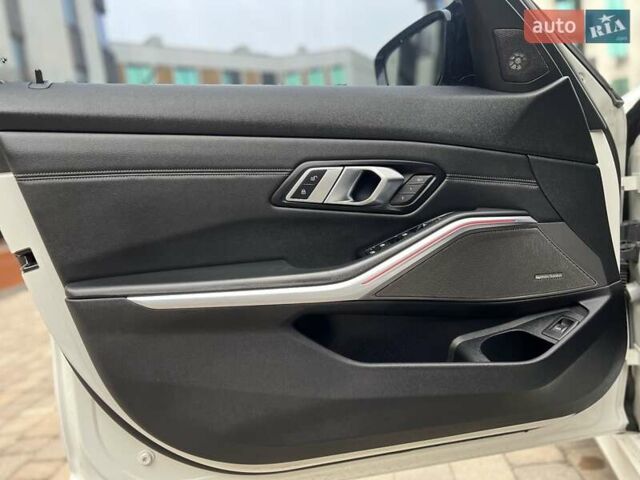 Белый БМВ 3 Серия, объемом двигателя 3 л и пробегом 115 тыс. км за 37900 $, фото 20 на Automoto.ua