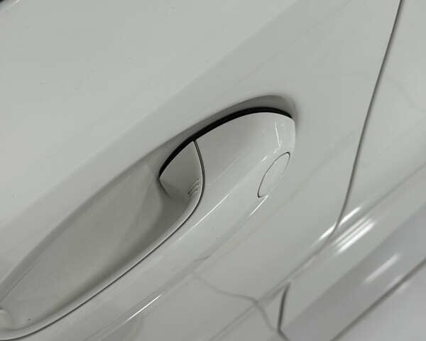 Білий БМВ 3 Серія, об'ємом двигуна 2 л та пробігом 105 тис. км за 27900 $, фото 10 на Automoto.ua