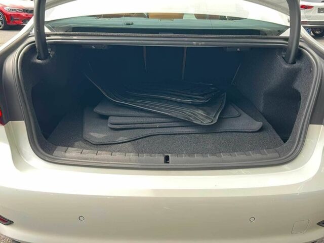 БМВ 3 Серия 2019 в Житомире на Automoto.ua Белый БМВ 3 Серия, объемом двигателя 2 л и пробегом 40 тыс. км за 9200 $, фото 6 на Automoto.ua