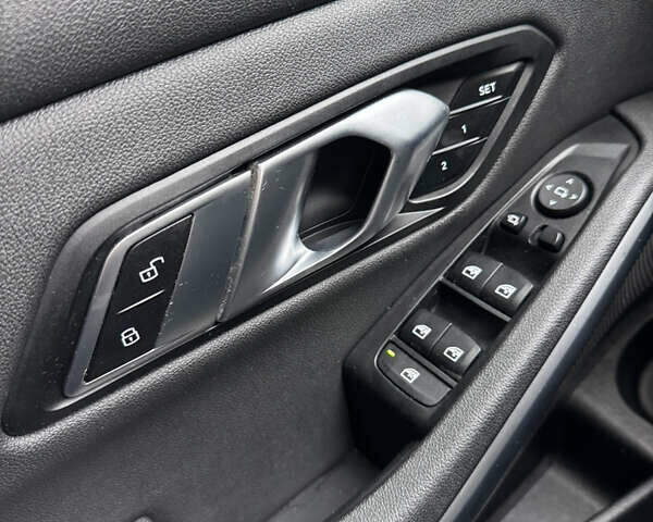 Белый БМВ 3 Серия, объемом двигателя 2 л и пробегом 143 тыс. км за 27499 $, фото 10 на Automoto.ua