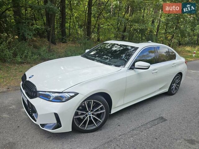 БМВ 3 Серия 2019 в Киеве на Automoto.ua Белый БМВ 3 Серия, объемом двигателя 2 л и пробегом 132 тыс. км за 25950 $, фото 6 на Automoto.ua