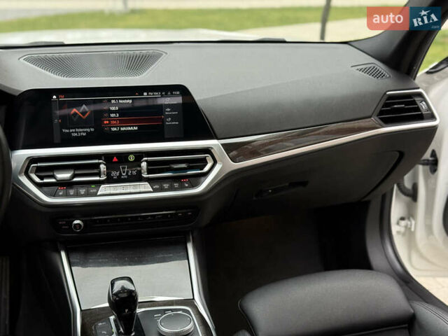 Белый БМВ 3 Серия, объемом двигателя 2 л и пробегом 99 тыс. км за 29999 $, фото 45 на Automoto.ua