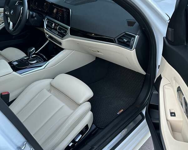 Білий БМВ 3 Серія, об'ємом двигуна 2 л та пробігом 205 тис. км за 25999 $, фото 33 на Automoto.ua