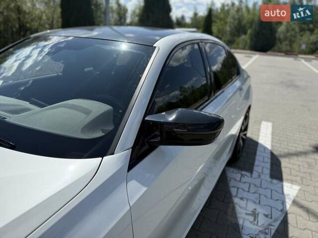 Белый БМВ 3 Серия, объемом двигателя 2 л и пробегом 98 тыс. км за 29999 $, фото 14 на Automoto.ua