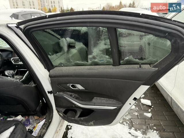 Белый БМВ 3 Серия, объемом двигателя 2 л и пробегом 135 тыс. км за 13400 $, фото 14 на Automoto.ua