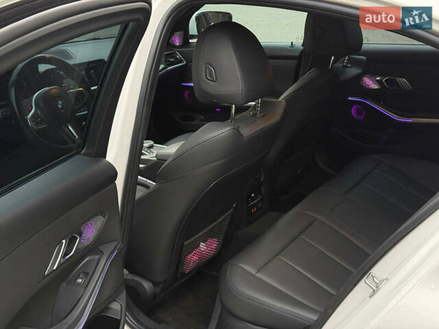 Білий БМВ 3 Серія, об'ємом двигуна 2 л та пробігом 99 тис. км за 30000 $, фото 23 на Automoto.ua