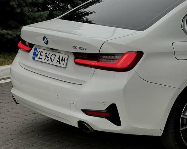 Белый БМВ 3 Серия, объемом двигателя 2 л и пробегом 100 тыс. км за 26300 $, фото 5 на Automoto.ua