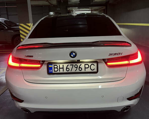 Белый БМВ 3 Серия, объемом двигателя 2 л и пробегом 88 тыс. км за 27900 $, фото 7 на Automoto.ua