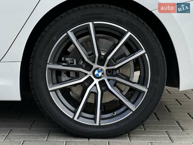 БМВ 3 Серия 2019 в Мукачеве на Automoto.ua Белый БМВ 3 Серия, объемом двигателя 2 л и пробегом 140 тыс. км за 24900 $, фото 17 на Automoto.ua