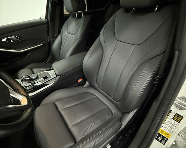 Білий БМВ 3 Серія, об'ємом двигуна 2 л та пробігом 44 тис. км за 31500 $, фото 15 на Automoto.ua