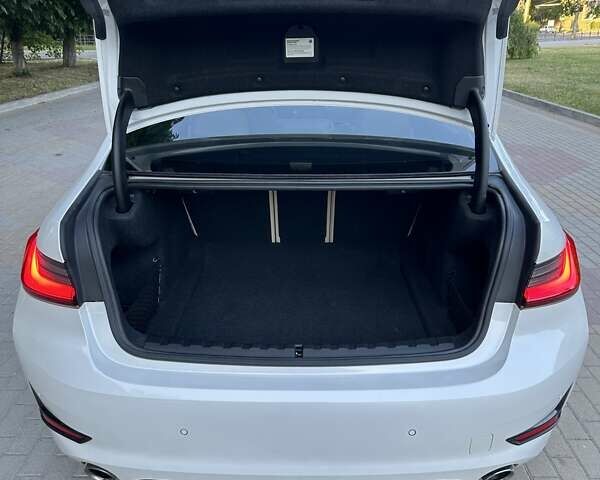 Білий БМВ 3 Серія, об'ємом двигуна 2 л та пробігом 205 тис. км за 25999 $, фото 36 на Automoto.ua