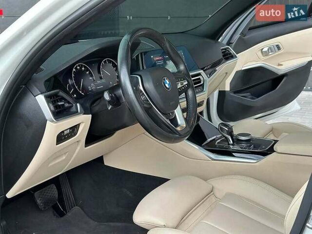 Белый БМВ 3 Серия, объемом двигателя 2 л и пробегом 95 тыс. км за 26500 $, фото 6 на Automoto.ua