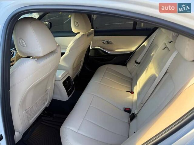 Белый БМВ 3 Серия, объемом двигателя 2 л и пробегом 101 тыс. км за 27000 $, фото 5 на Automoto.ua