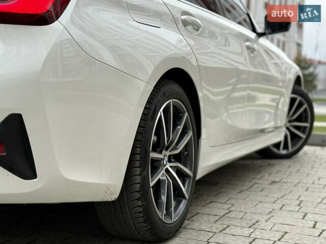 Белый БМВ 3 Серия, объемом двигателя 2 л и пробегом 99 тыс. км за 29999 $, фото 26 на Automoto.ua