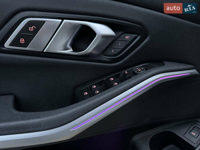 Білий БМВ 3 Серія, об'ємом двигуна 2 л та пробігом 105 тис. км за 26999 $, фото 13 на Automoto.ua