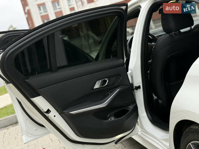 Белый БМВ 3 Серия, объемом двигателя 2 л и пробегом 99 тыс. км за 29999 $, фото 33 на Automoto.ua