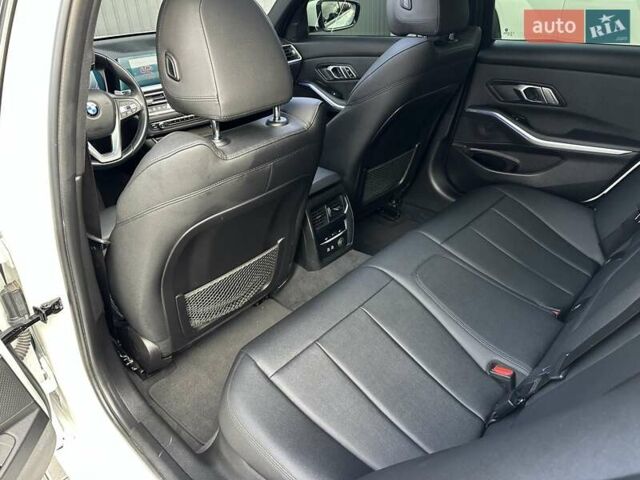 БМВ 3 Серия 2019 в Мукачеве на Automoto.ua Белый БМВ 3 Серия, объемом двигателя 2 л и пробегом 140 тыс. км за 24900 $, фото 18 на Automoto.ua