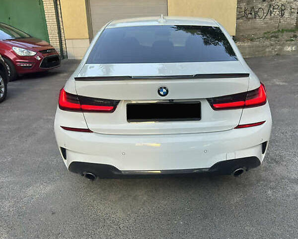 Белый БМВ 3 Серия, объемом двигателя 2 л и пробегом 98 тыс. км за 24800 $, фото 4 на Automoto.ua