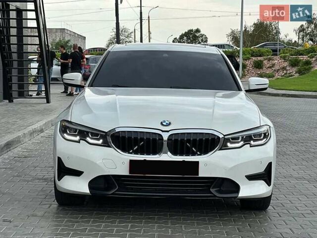 Белый БМВ 3 Серия, объемом двигателя 2 л и пробегом 95 тыс. км за 26500 $, фото 3 на Automoto.ua