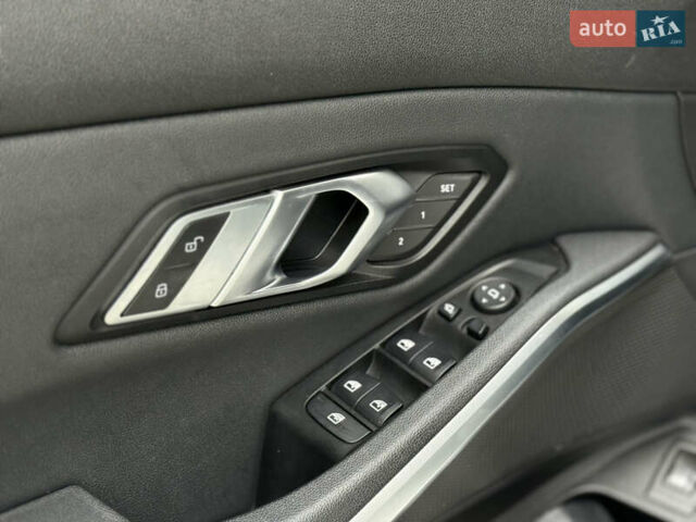 Белый БМВ 3 Серия, объемом двигателя 2 л и пробегом 99 тыс. км за 29999 $, фото 28 на Automoto.ua