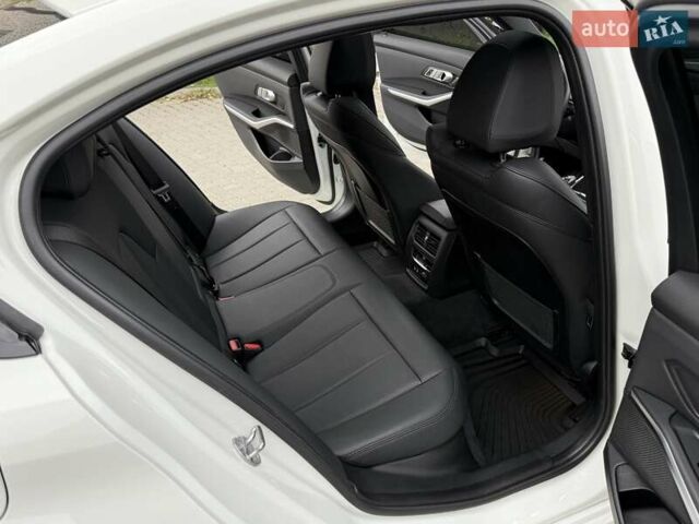 Белый БМВ 3 Серия, объемом двигателя 2 л и пробегом 111 тыс. км за 28900 $, фото 39 на Automoto.ua