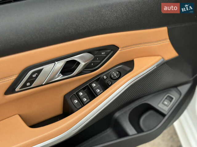 Білий БМВ 3 Серія, об'ємом двигуна 2 л та пробігом 69 тис. км за 30500 $, фото 26 на Automoto.ua