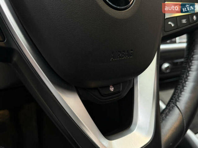 Белый БМВ 3 Серия, объемом двигателя 2 л и пробегом 99 тыс. км за 29999 $, фото 47 на Automoto.ua