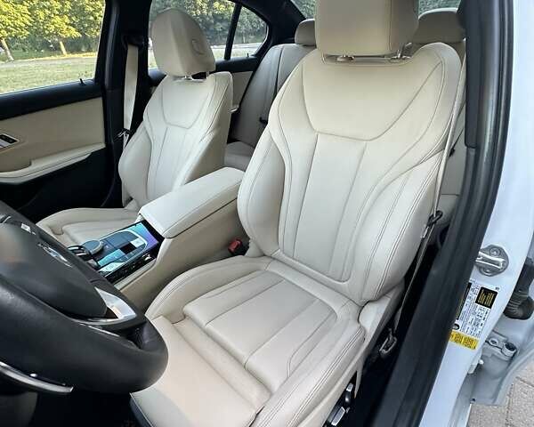 Білий БМВ 3 Серія, об'ємом двигуна 2 л та пробігом 205 тис. км за 25999 $, фото 21 на Automoto.ua
