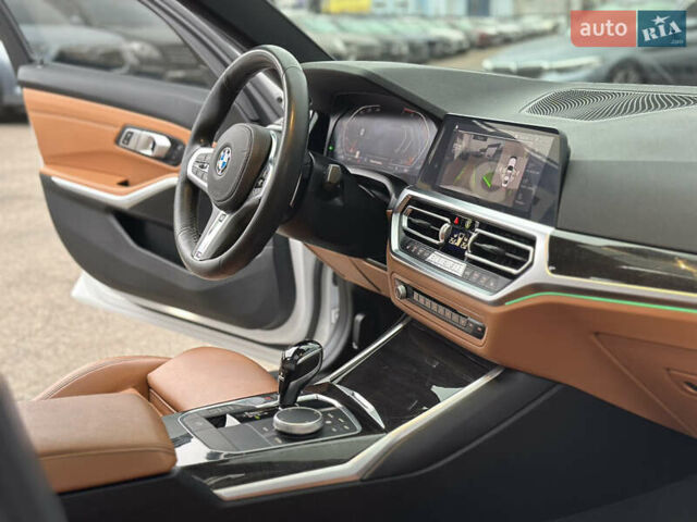 Білий БМВ 3 Серія, об'ємом двигуна 2 л та пробігом 69 тис. км за 30500 $, фото 24 на Automoto.ua