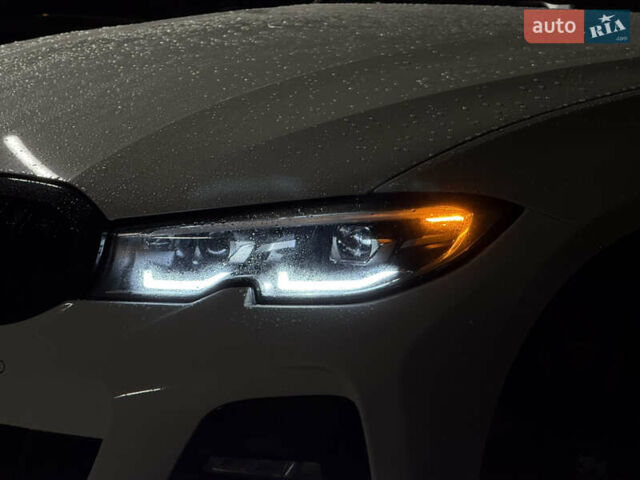 Білий БМВ 3 Серія, об'ємом двигуна 2 л та пробігом 68 тис. км за 29999 $, фото 1 на Automoto.ua