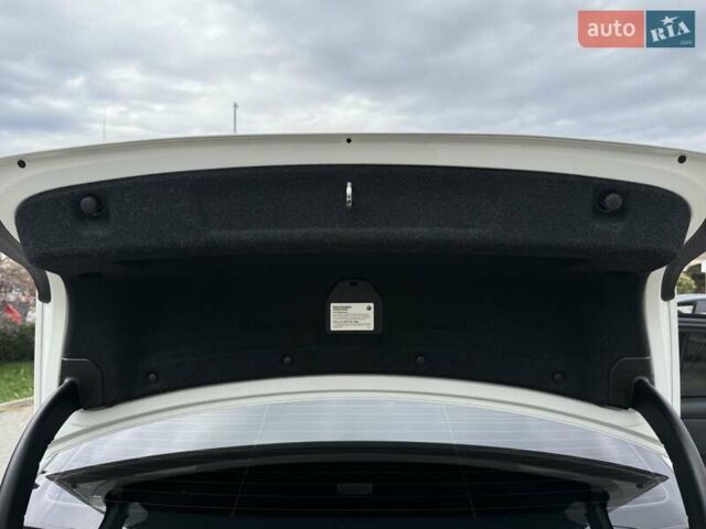 Белый БМВ 3 Серия, объемом двигателя 2 л и пробегом 111 тыс. км за 28900 $, фото 56 на Automoto.ua