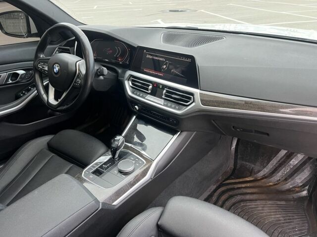 Білий БМВ 3 Серія, об'ємом двигуна 2 л та пробігом 112 тис. км за 29999 $, фото 17 на Automoto.ua