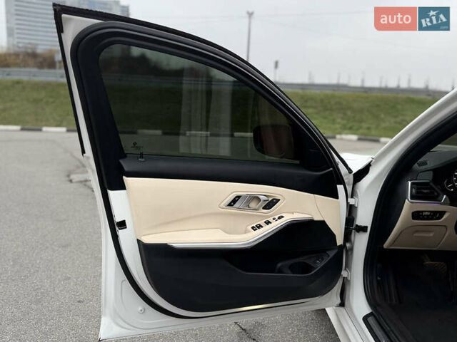 Білий БМВ 3 Серія, об'ємом двигуна 2 л та пробігом 64 тис. км за 25900 $, фото 15 на Automoto.ua