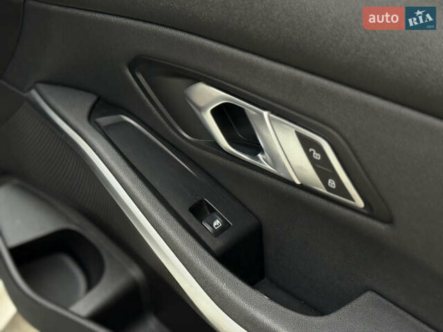 Белый БМВ 3 Серия, объемом двигателя 2 л и пробегом 99 тыс. км за 29999 $, фото 36 на Automoto.ua